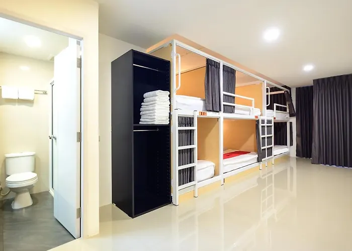 Отель The Living Block 3*